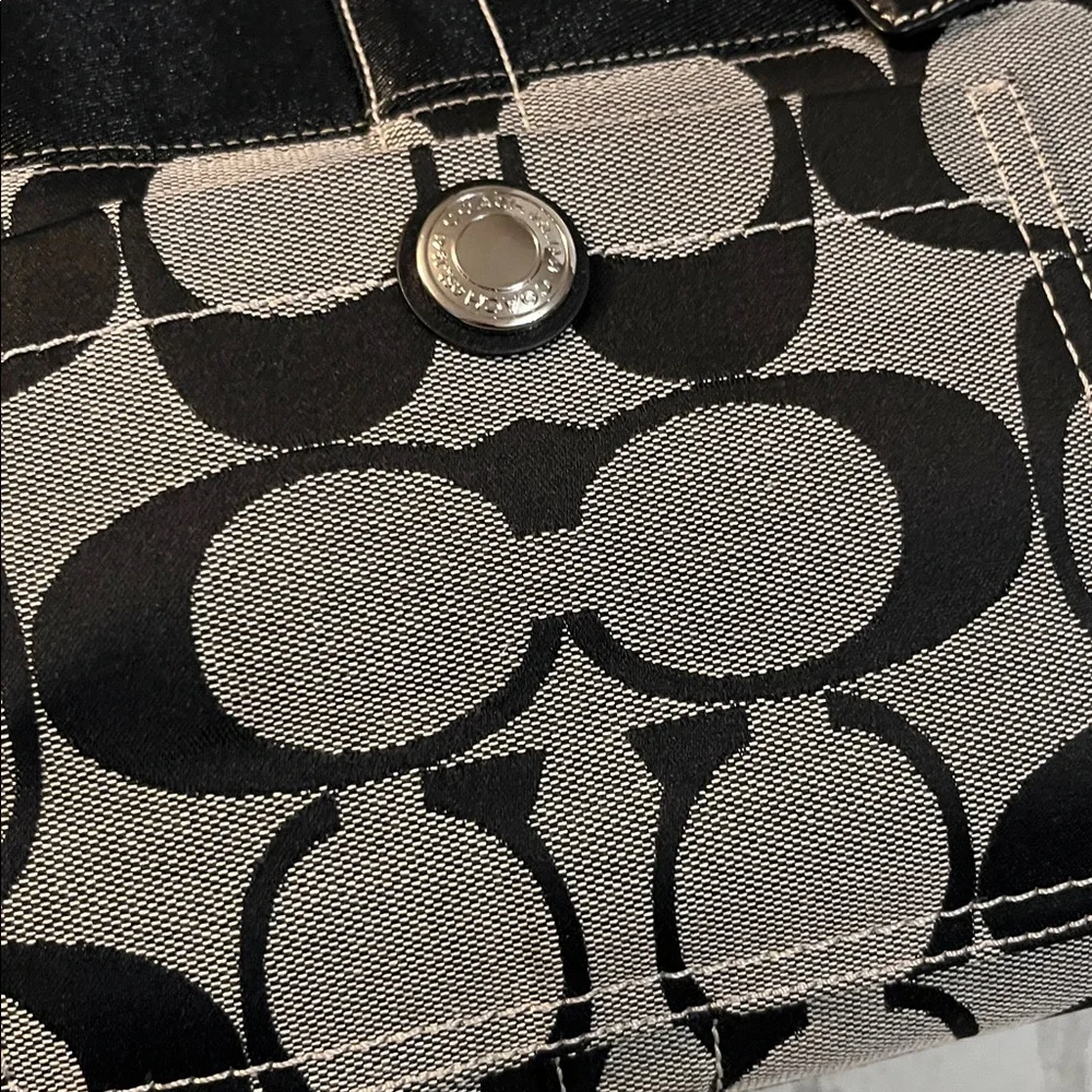 Coach Black and Gray Tote Bag..Tattersall Interior - Picture 7 of 13